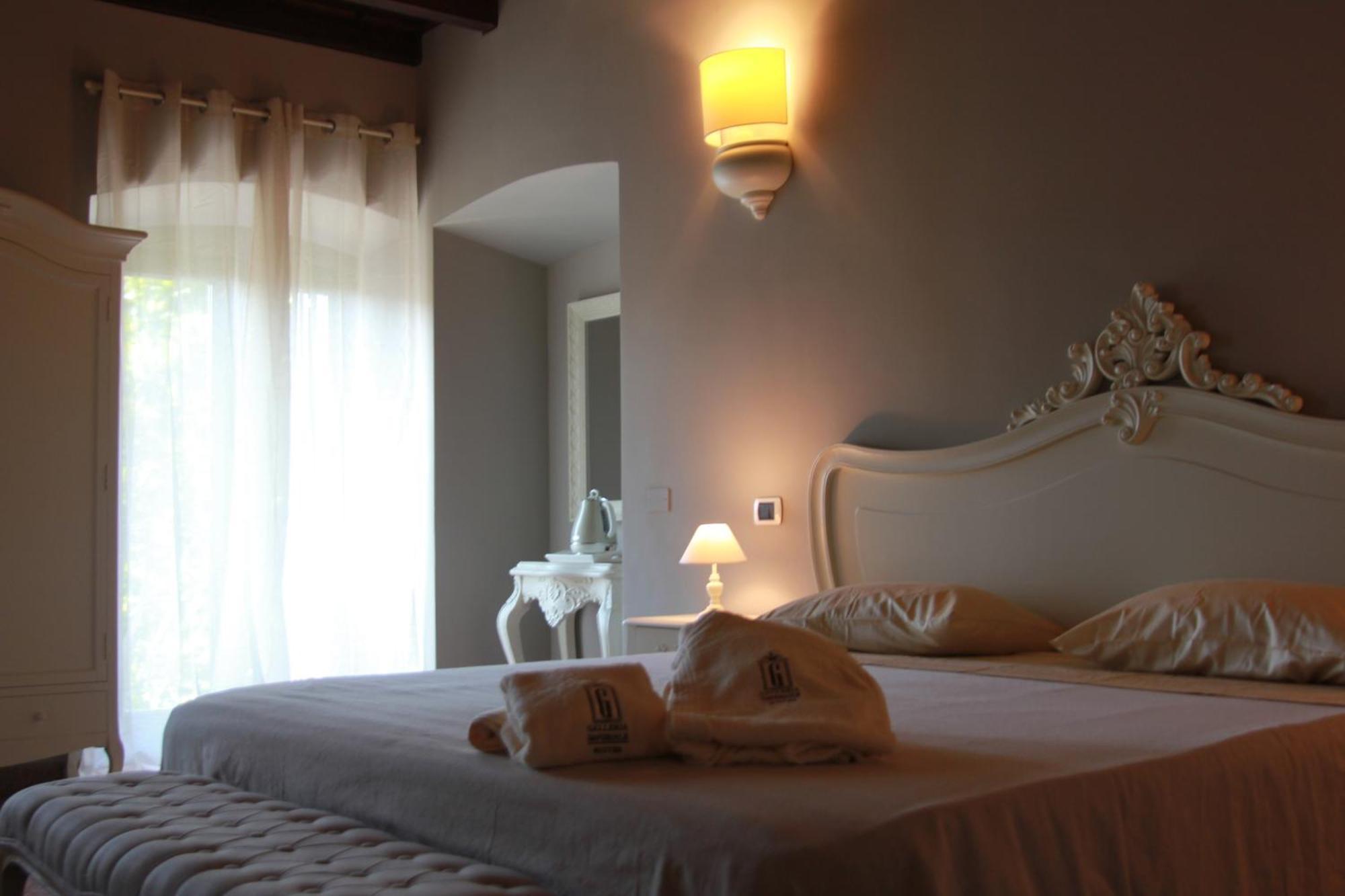 Galleria Imperiale Relais De Charme Сарнико Экстерьер фото